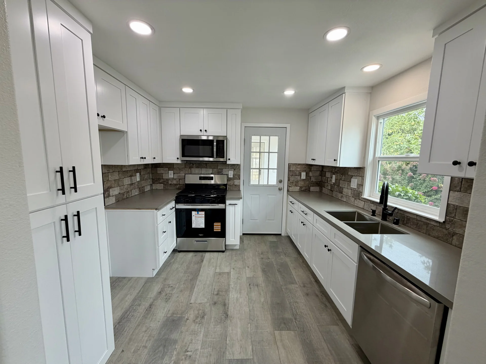 743 East 3rd Street photo 7