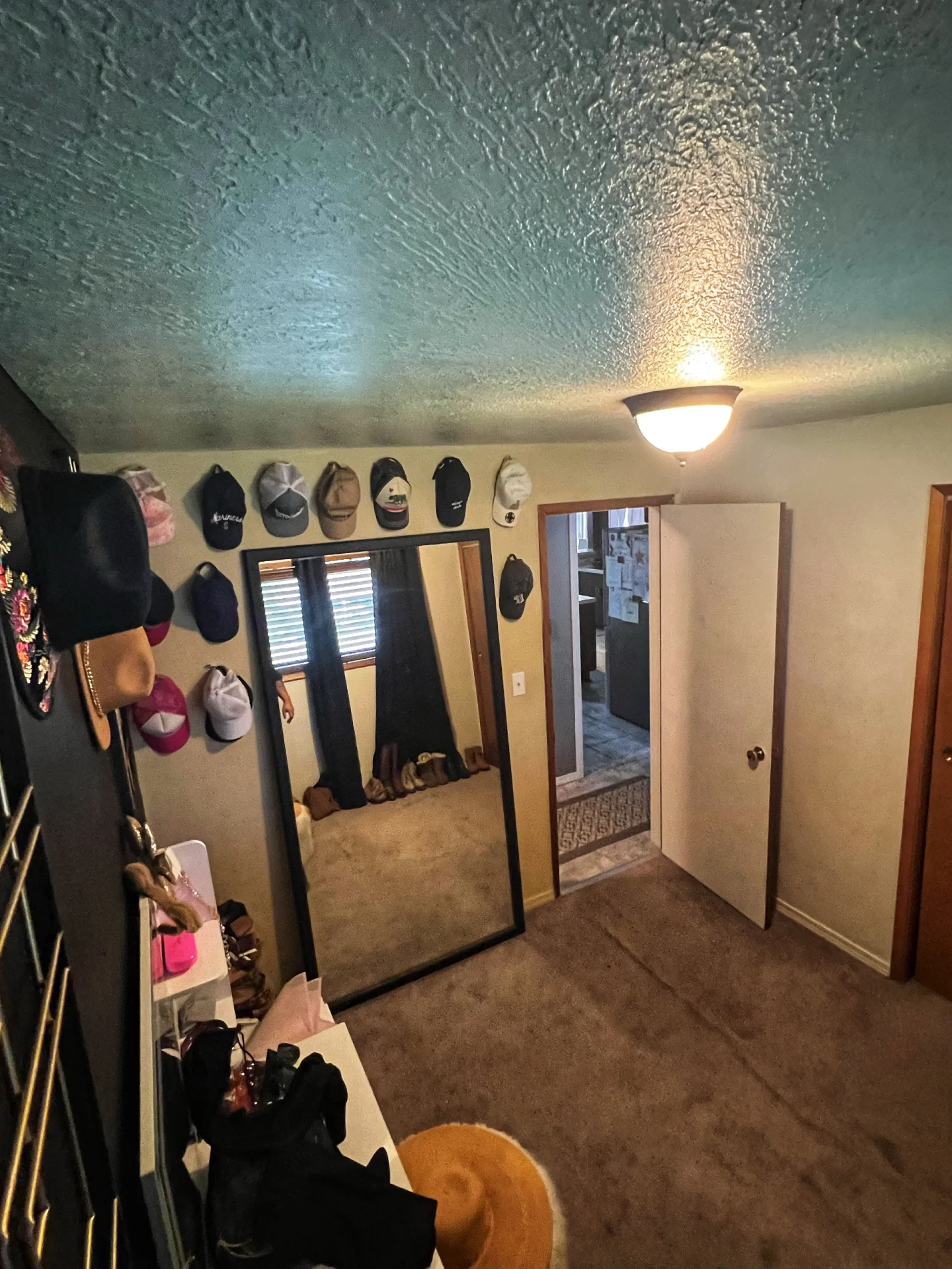 1156 E Elm St photo 6
