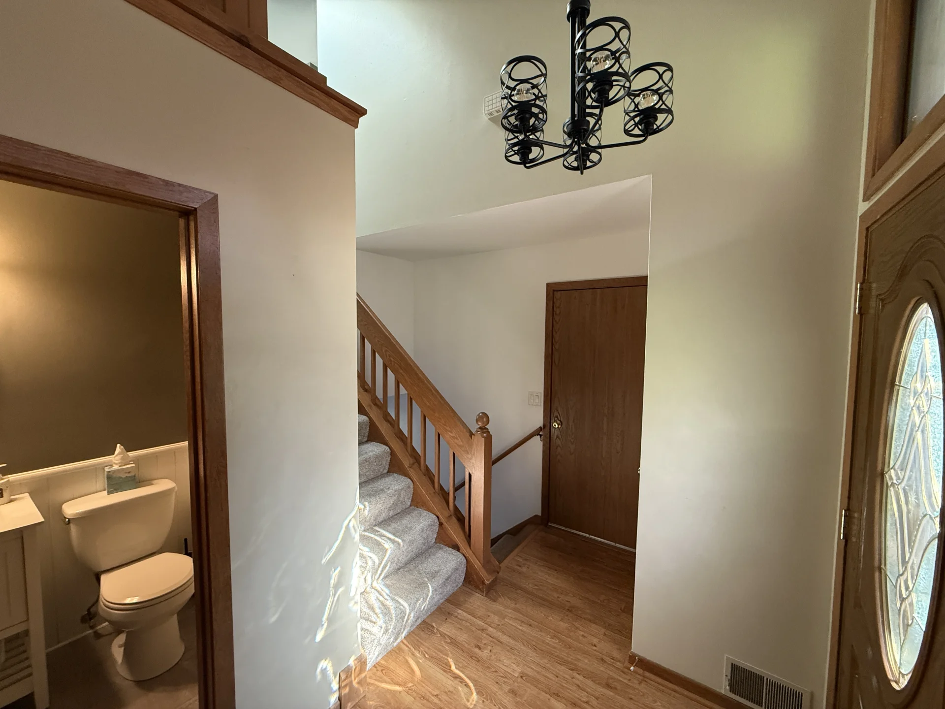 635 Tamarack Drive W photo 4