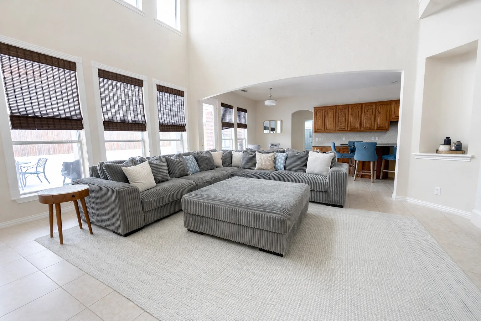 Beautiful &amp; Spacious Home in Family Friendly Neighborhood
