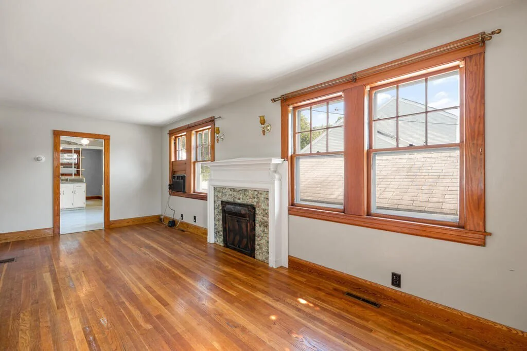 8 Plain St photo 7
