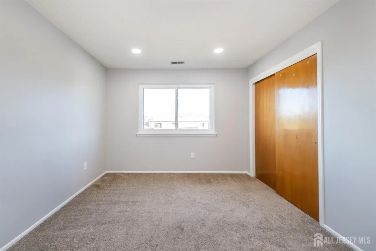 1614 Edison Glen Terrace photo 3