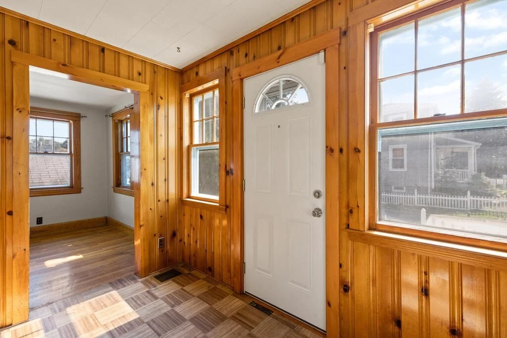 8 Plain St photo 6