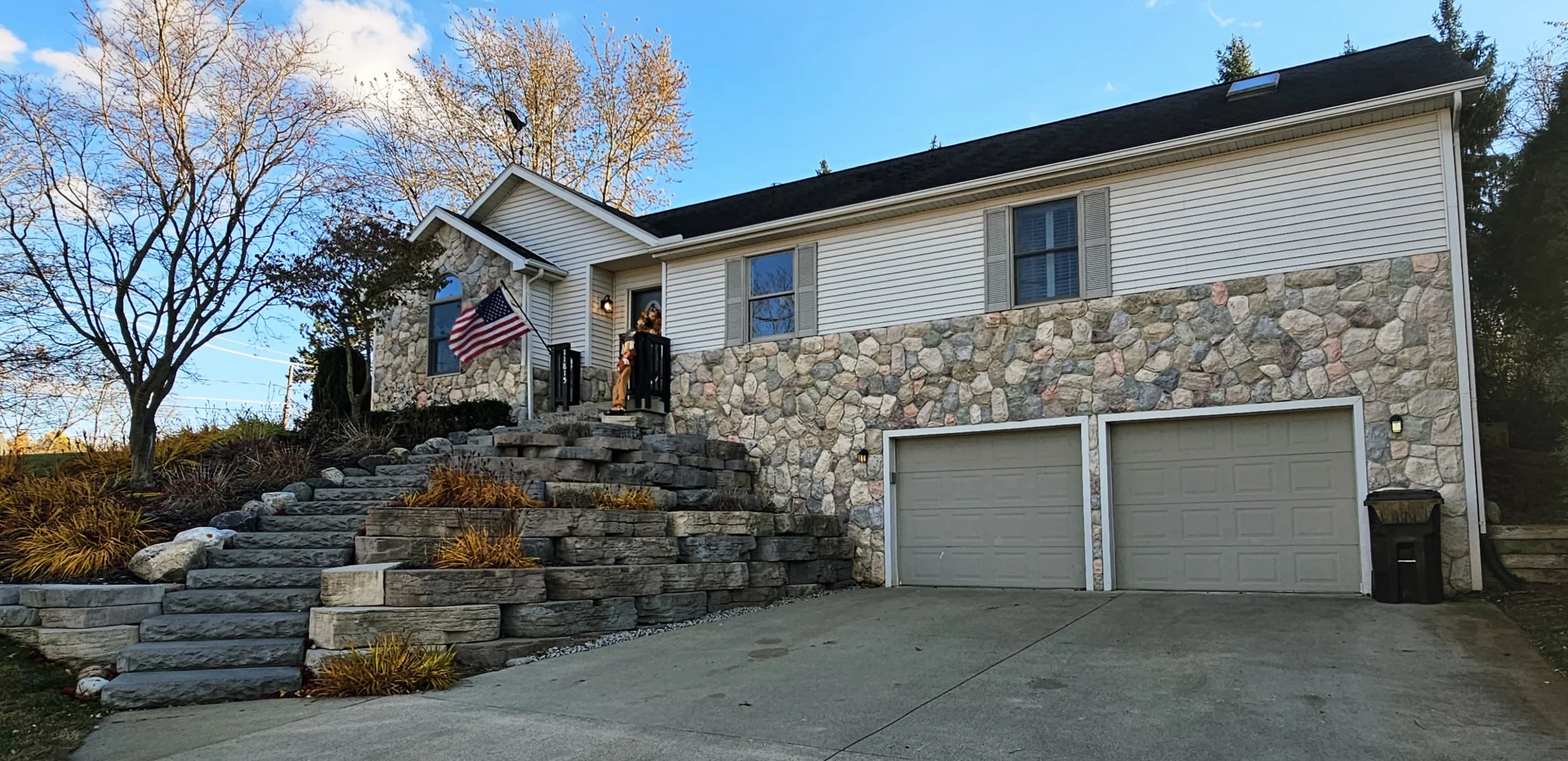 11815 N Lake Side Dr.