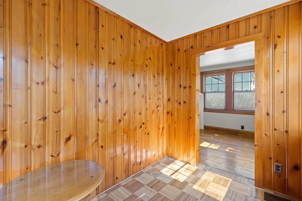 8 Plain St photo 5