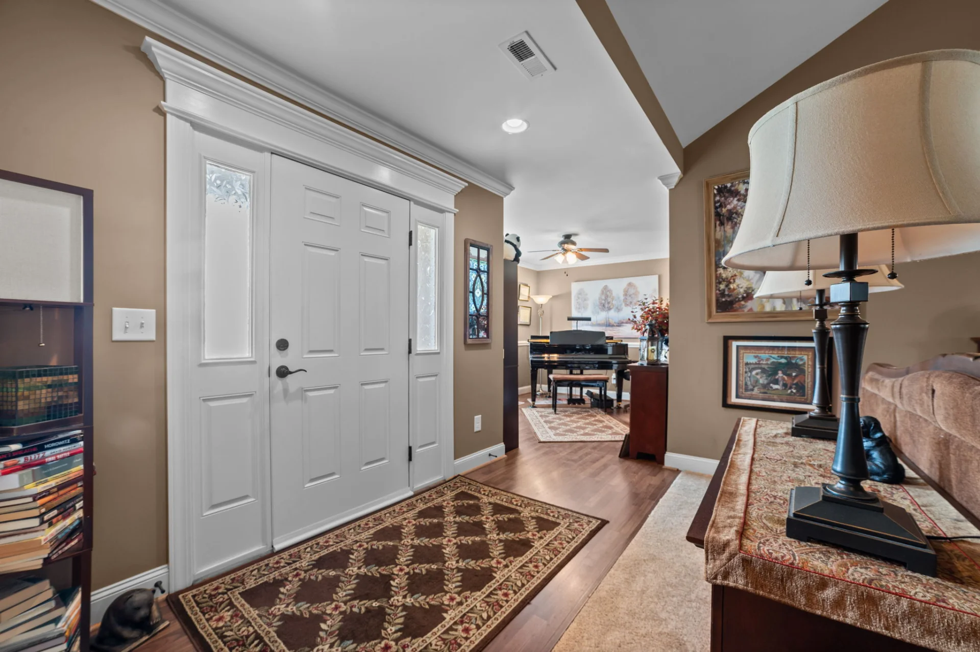 402 Meadowlark Drive photo 2