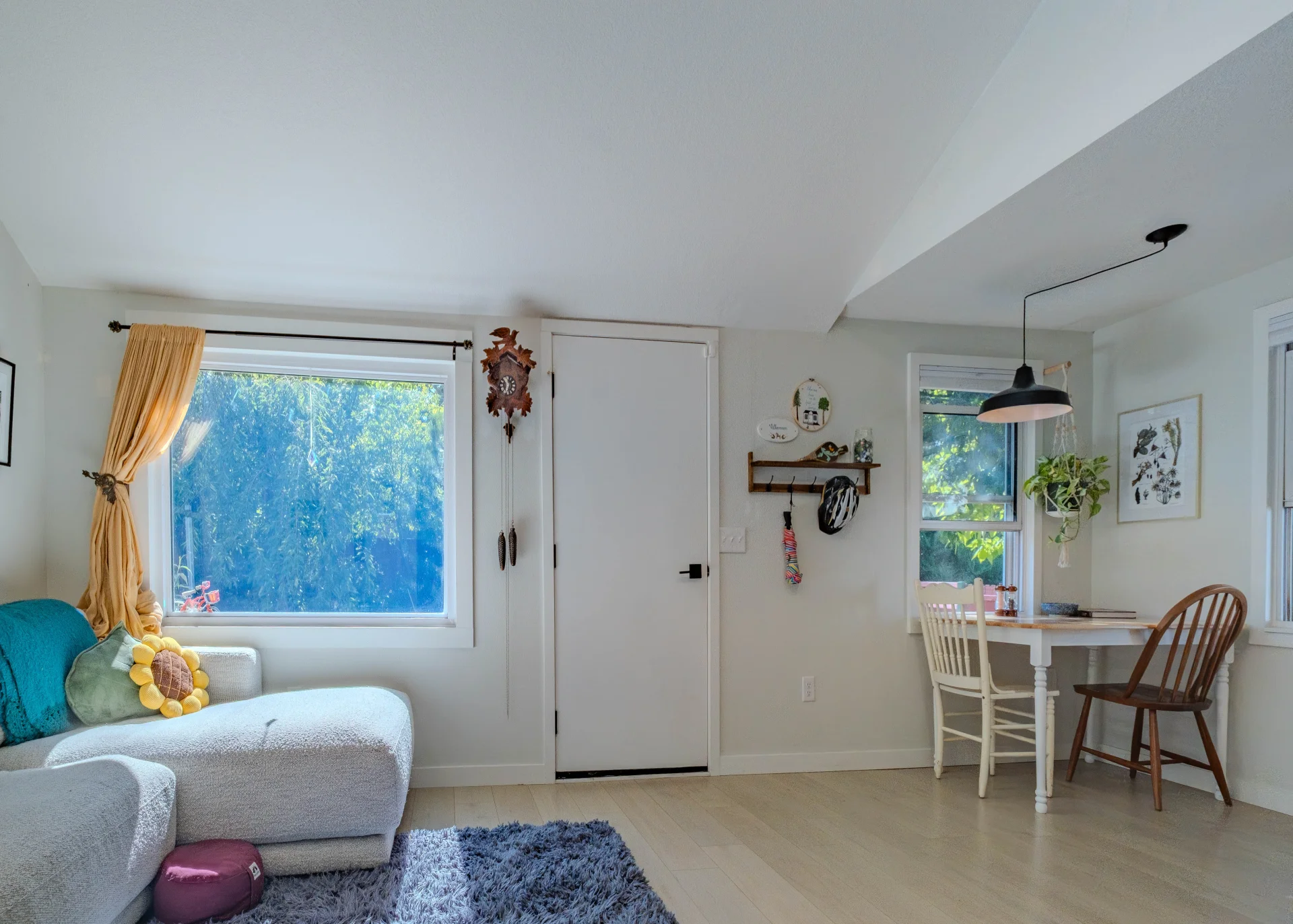 1067 Clithero Drive photo 3