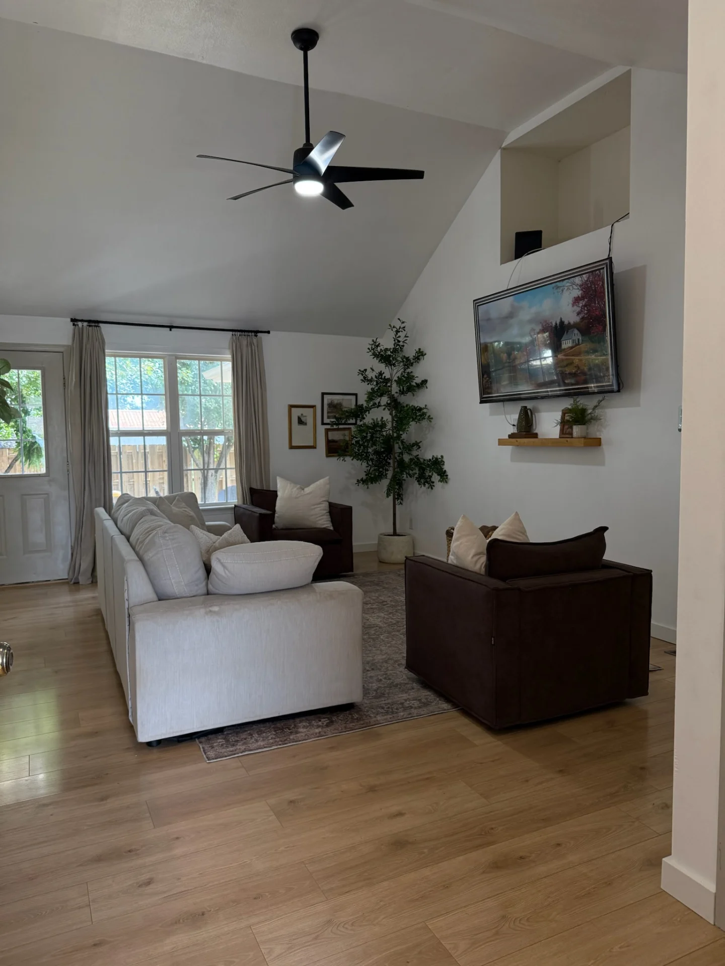 918 Dustin Ln photo 3